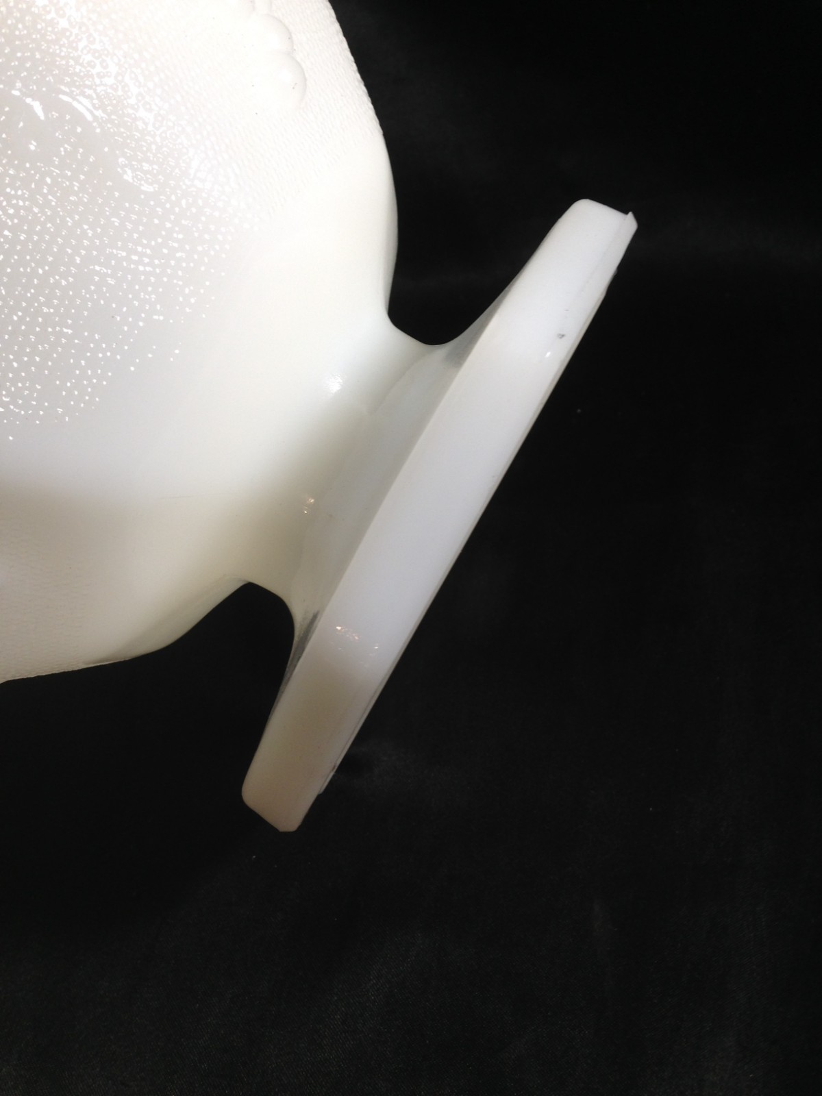 Vintage Anchor Hocking Milk Glass Pedestal Grapes Harvest Centerpiece Bowl