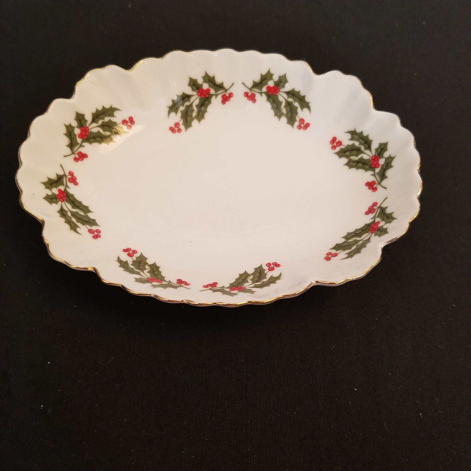 Japanese Porcelain Gold Trim Holiday Nut Bowl Christmas Holly Candy Dish Trinket