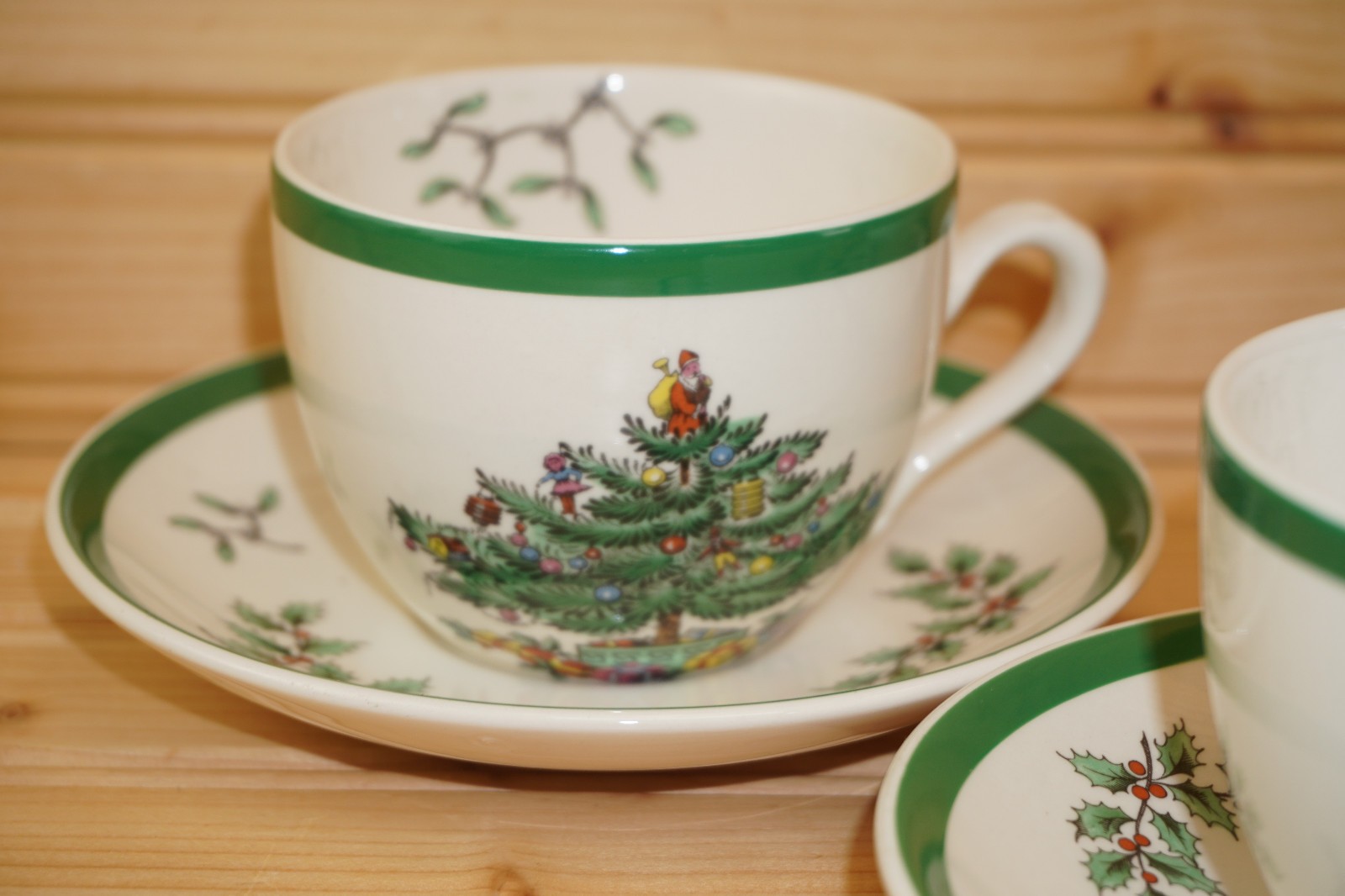 Spode Christmas Tree England 3 Cup & Saucer SETS (#4-6-29-2026) (B1)