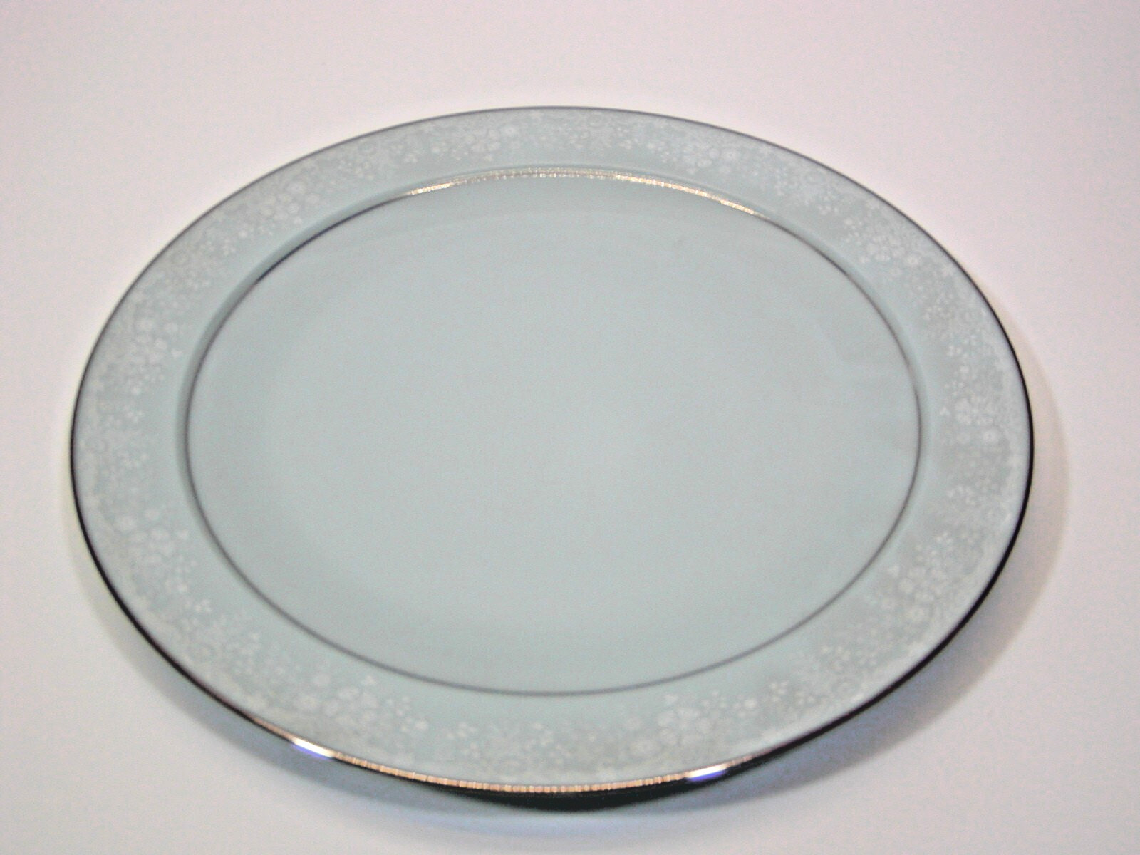 4 NORITAKE FIDELITY 10-3/8″ USED DINNER PLATES 8003 W81