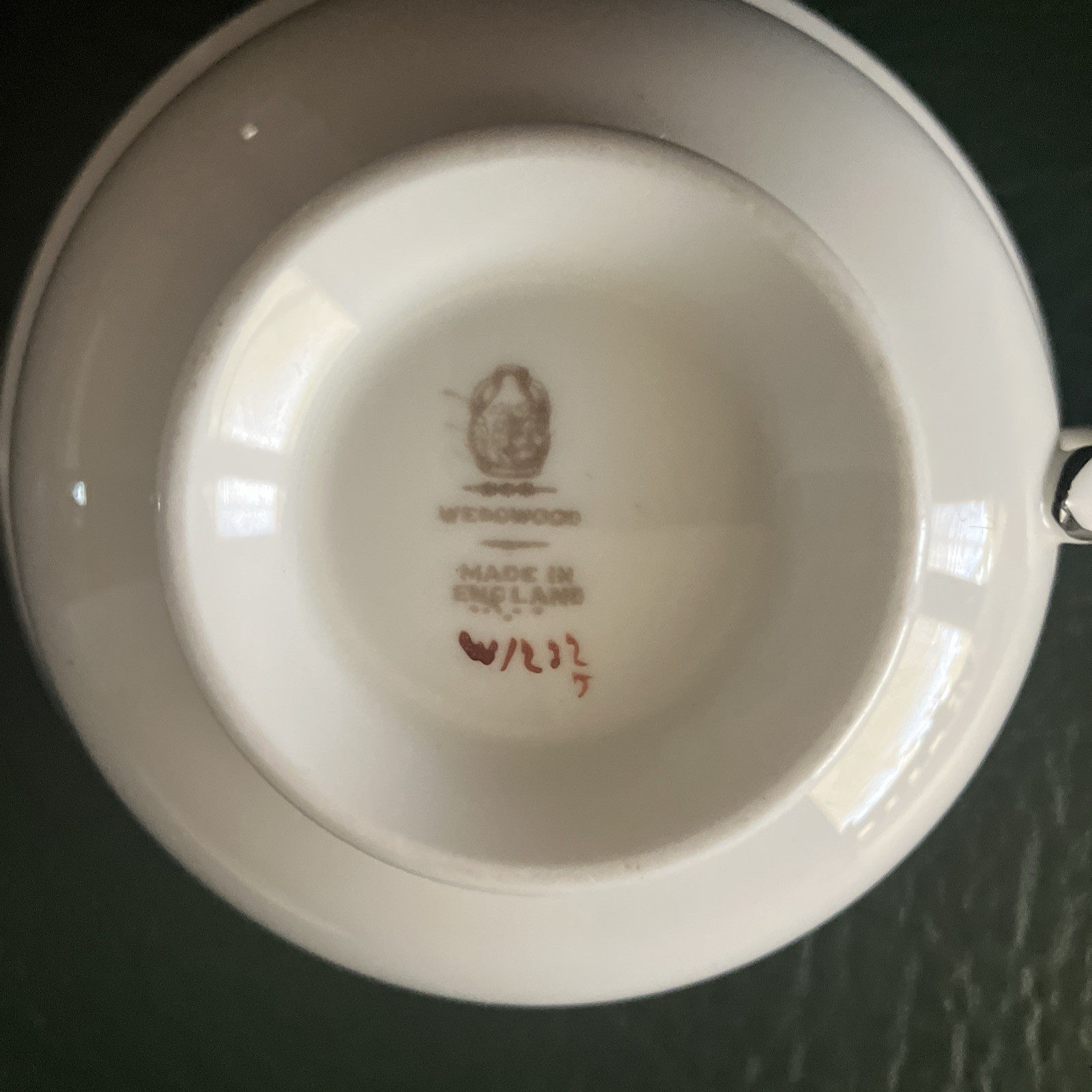 1 Wedgwood Florentine Green Teacup & Saucer Vintage Bone China England W12325