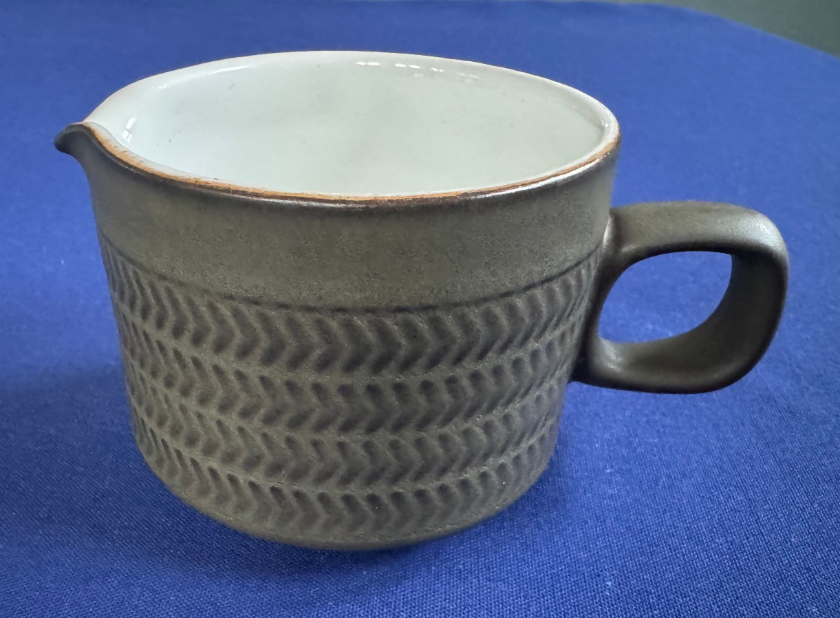 Denby Camelot Chevron Cream & Sugar • Olive Green • Sovereign Shape