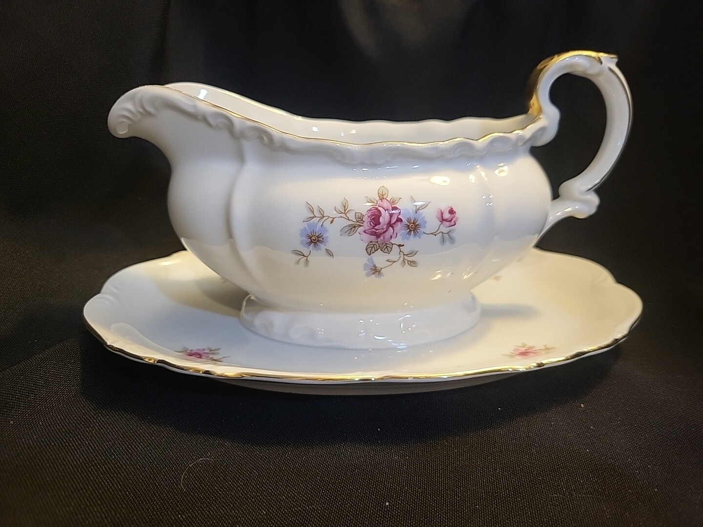 Vintage Edelstein Bavaria Maria Theresa Gacfield 20920 Gold Trimmed Gravy Boat