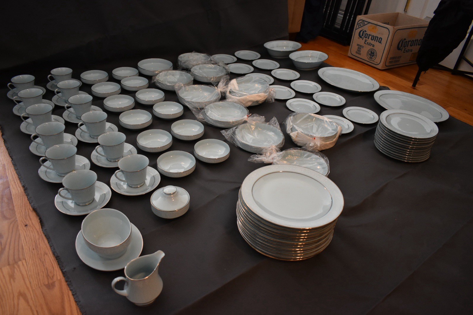 Noritake Fidelity 8003 W81 Porcelain Dinner Set Light Blue Service for 12, 91pc