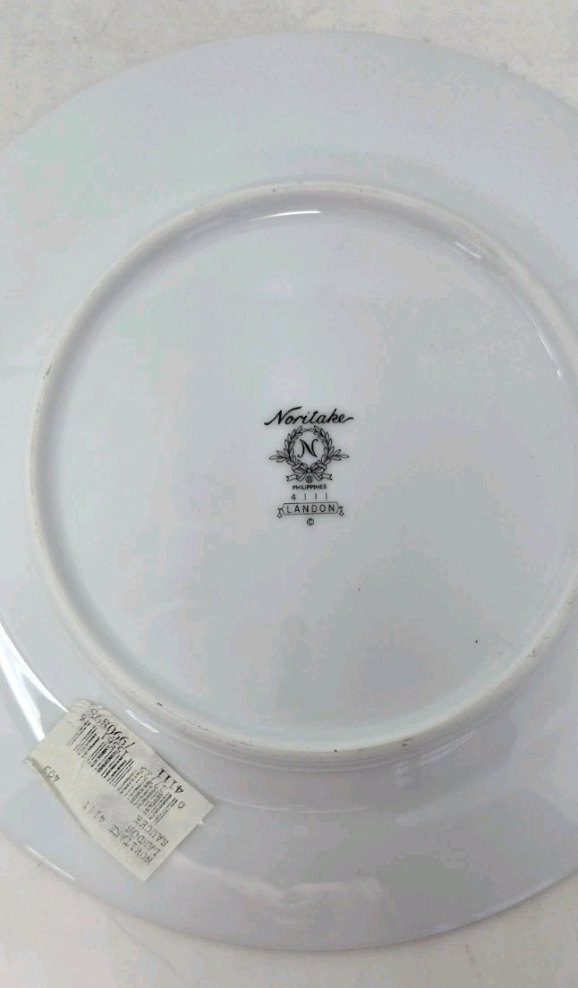 Noritake Landon 4111 Bone China 5-Piece Place Setting Floral Green & Gold Trim