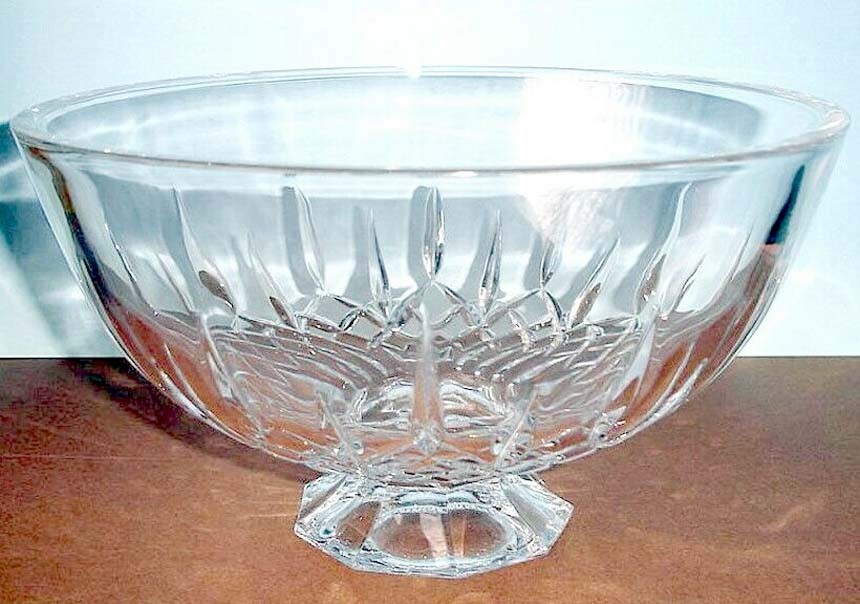 New Vera Wang Fidelity Footed 10″ Crystal Bowl Vertical Cuts Wedgwood Germany