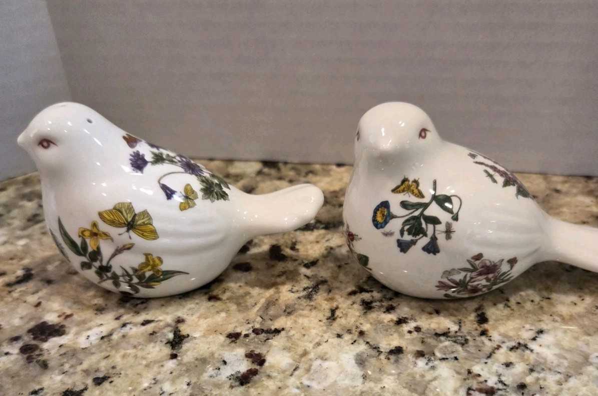 Portmeirion Botanic Garden Bird Salt & Pepper Shakers Susan Williams Ellis Flora
