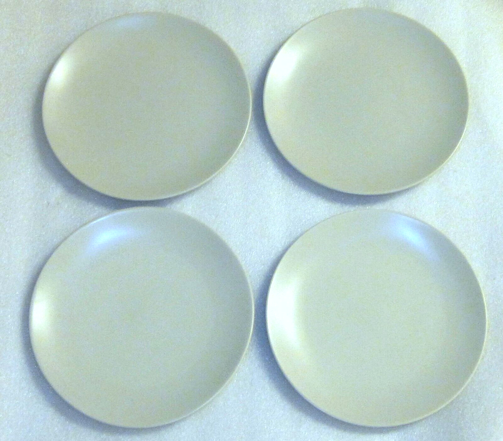 SET 4 IKEA 7 7/8″ BEIGE TAN PALE GREEN COUPE SALAD PLATES THAILAND 10866 DINERA