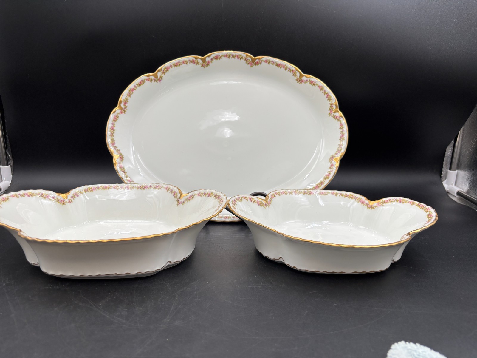 Haviland “SCHLEIGER 524” Germany ~ 3 Piece Serving Set: (2) Bowls (1) Platter