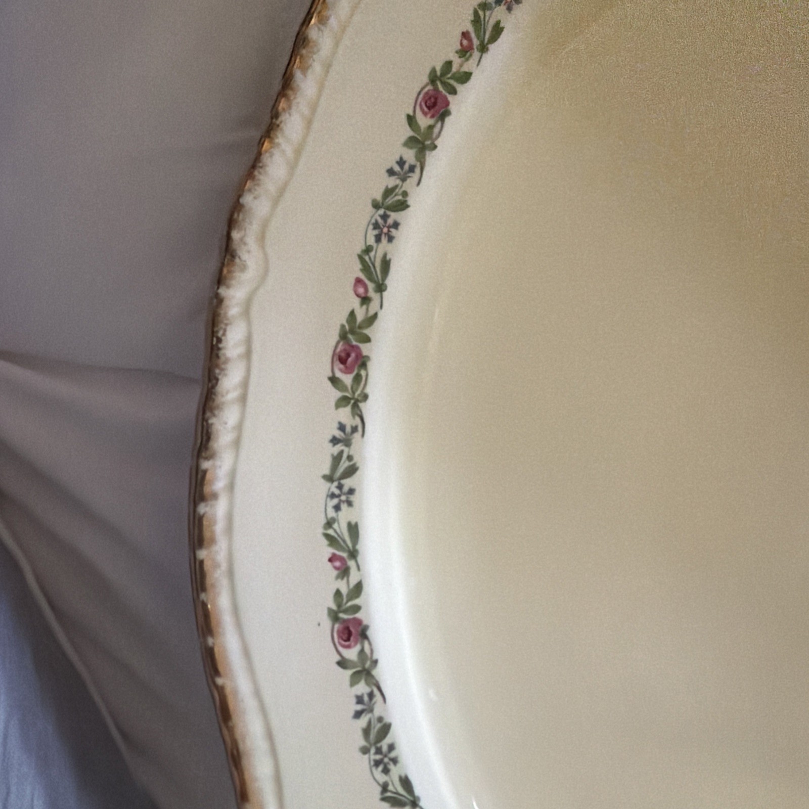 Antique Ridgways England 302 Pink Roses & Blue Flowers on Cream Floral Garland