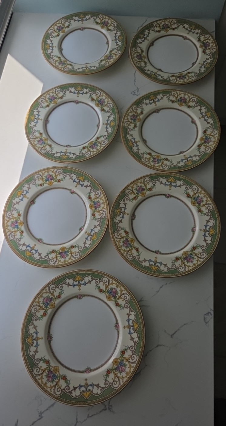 7 VINTAGE Mintons England KENORA GREEN 8 3/4 Plates Buy 1-7 Plates EUC