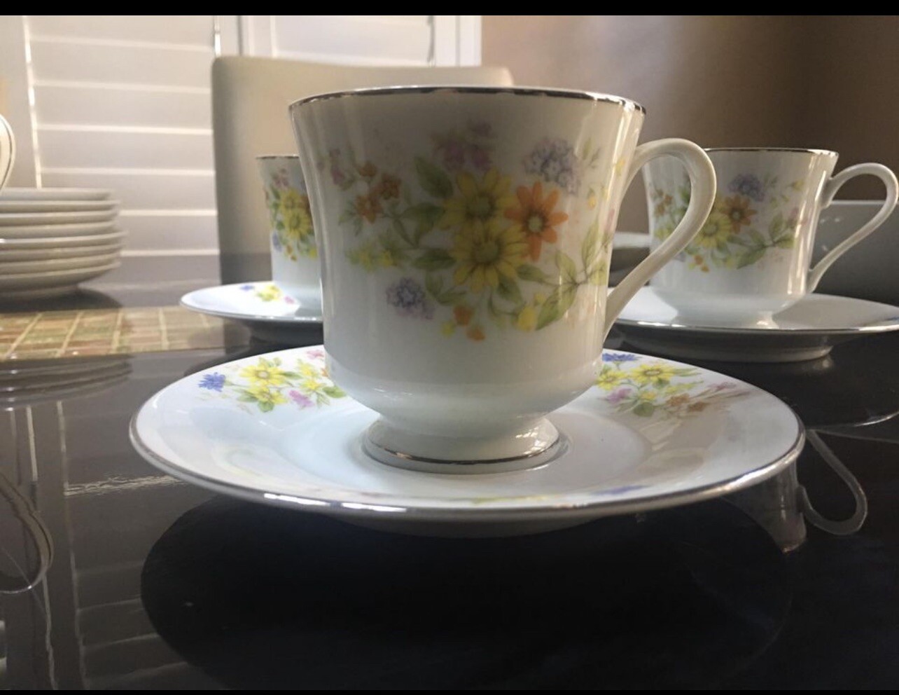 Vintage (1950) Gildhar Ltd Fine China Complete 8 Place Setting. Model #6199