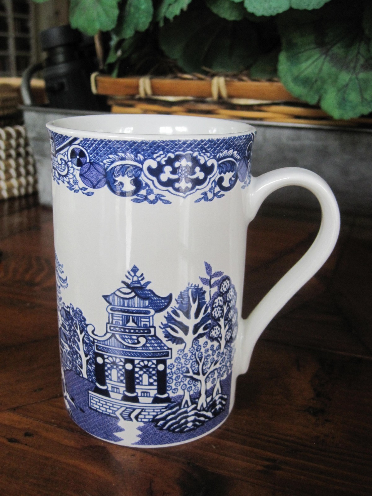 Blue Willow Blue & White Royal Cuthbertson Mug Cup 4.5 x 3 inches EXCELLENT
