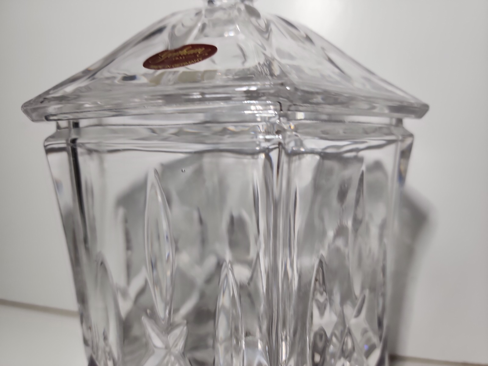 Gorham Lady Anne Hexagon Cut Crystal Biscuit Barrel Jar w/Lid 9″ H x 6″ D