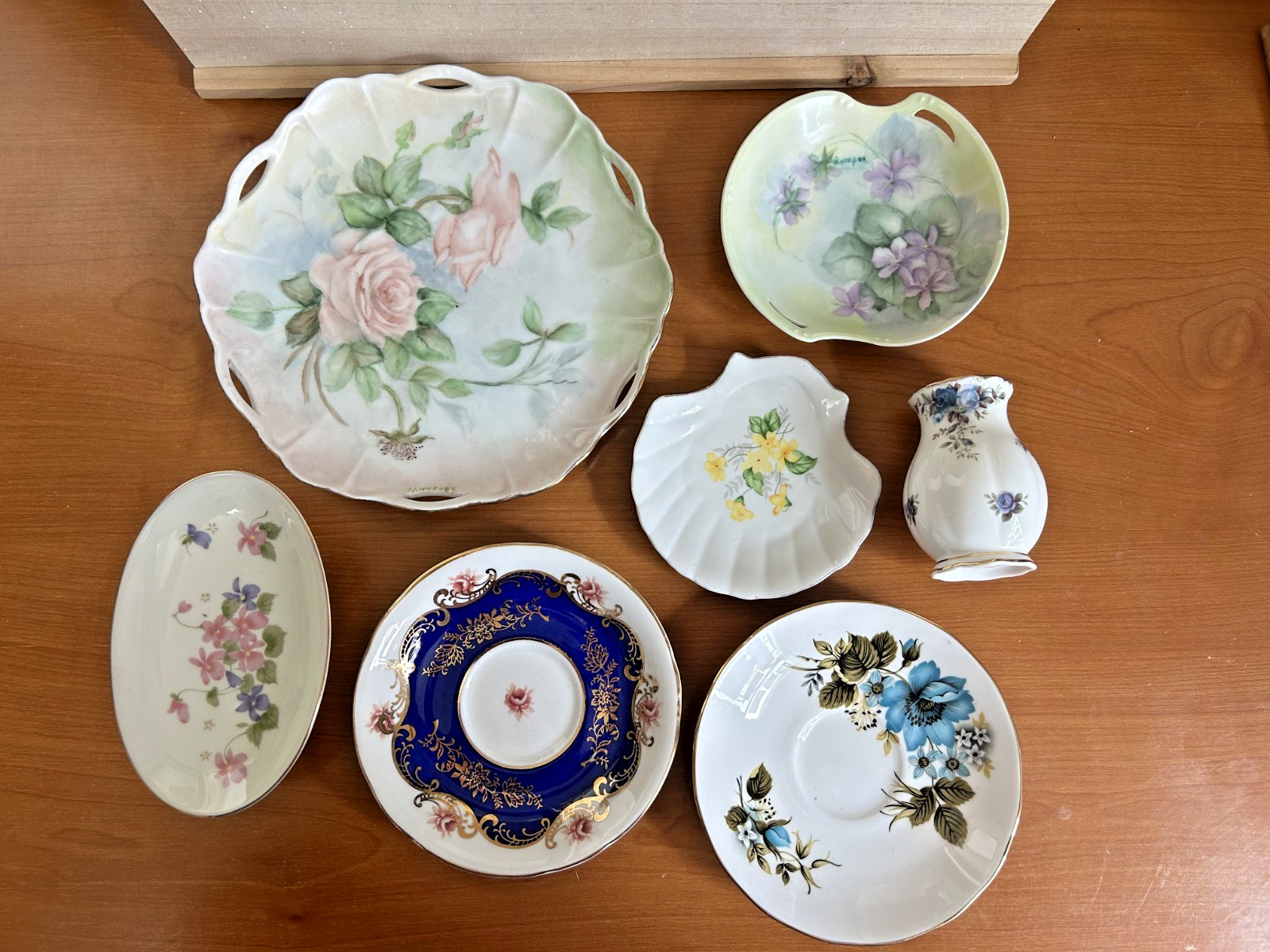 Lot of 7 Vintage Floral Variety Cottage Core Wall Plates & Small Decor Items