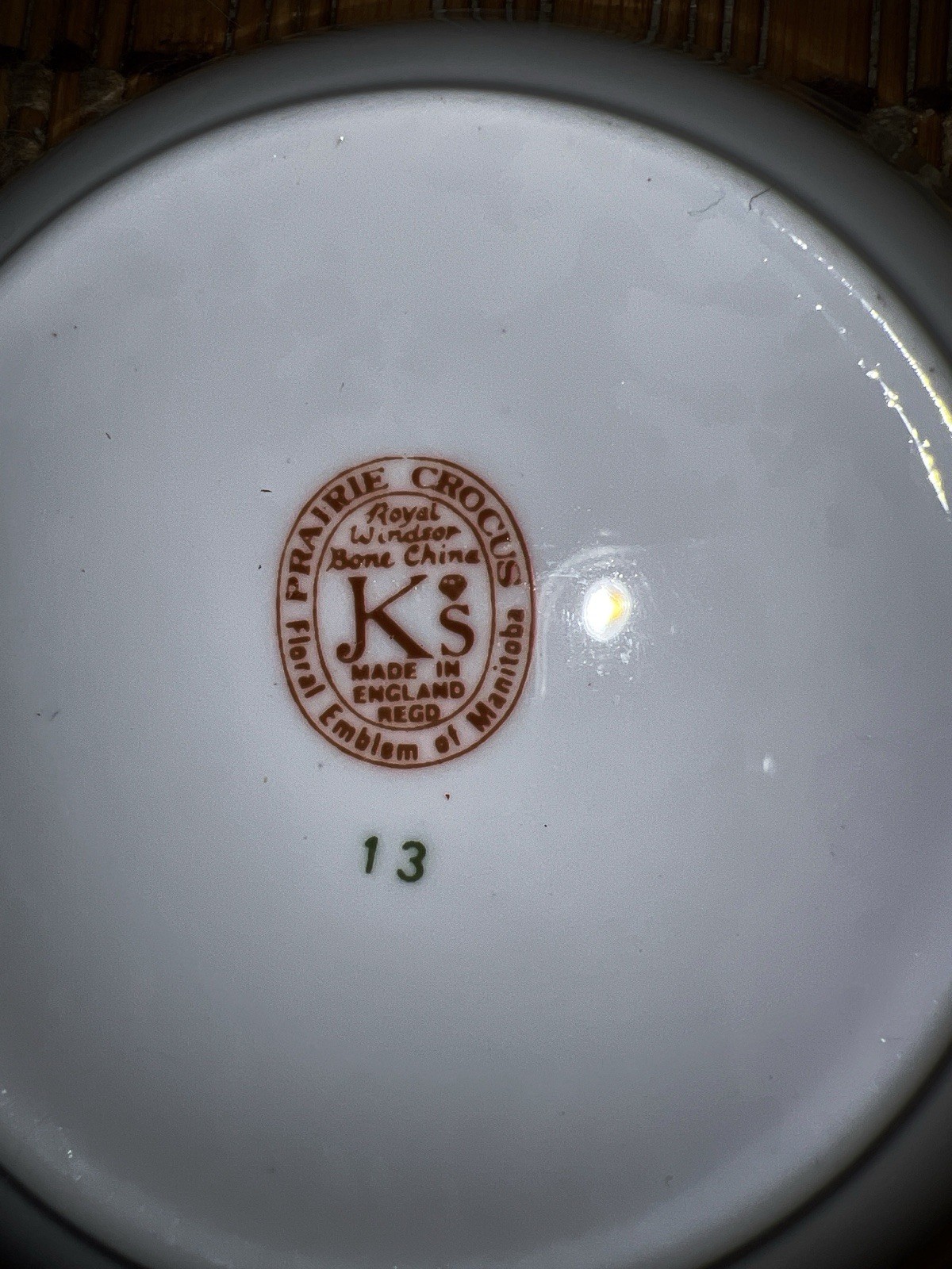 Royal Windsor Prairie Crocus Dessert Bowl (Floral Emblem Of Manitoba Canada)
