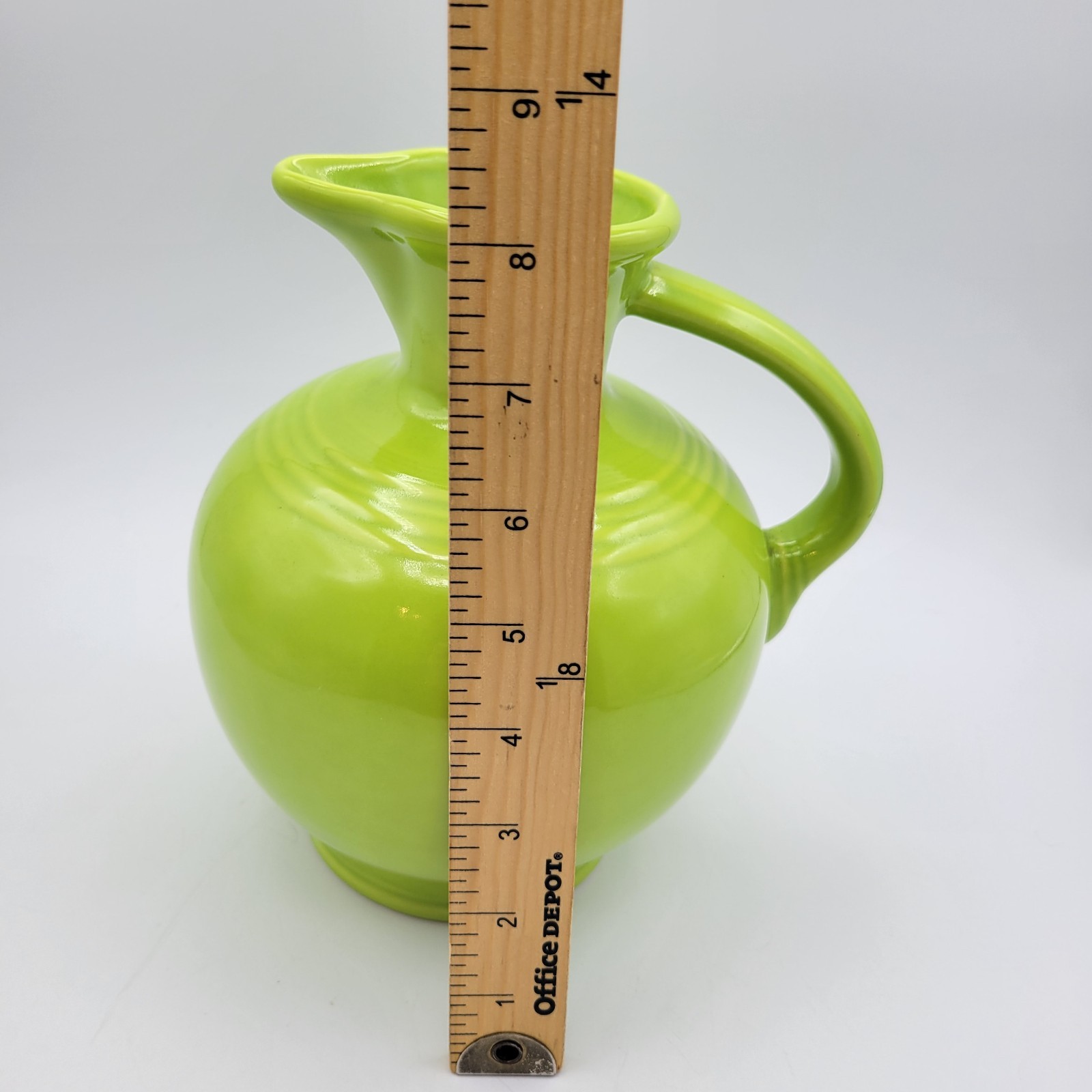 FIESTA Chartreuse Handled Carafe Pitcher 60 oz. HOMER LAUGHLIN 1997-1999