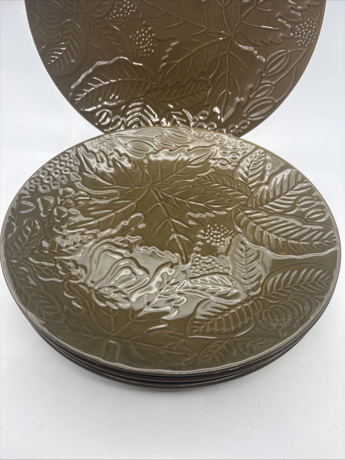 Set of 4 IQ Accessories 10 5/8” Dinner Plates Plates Olive Green Embossed Leaves