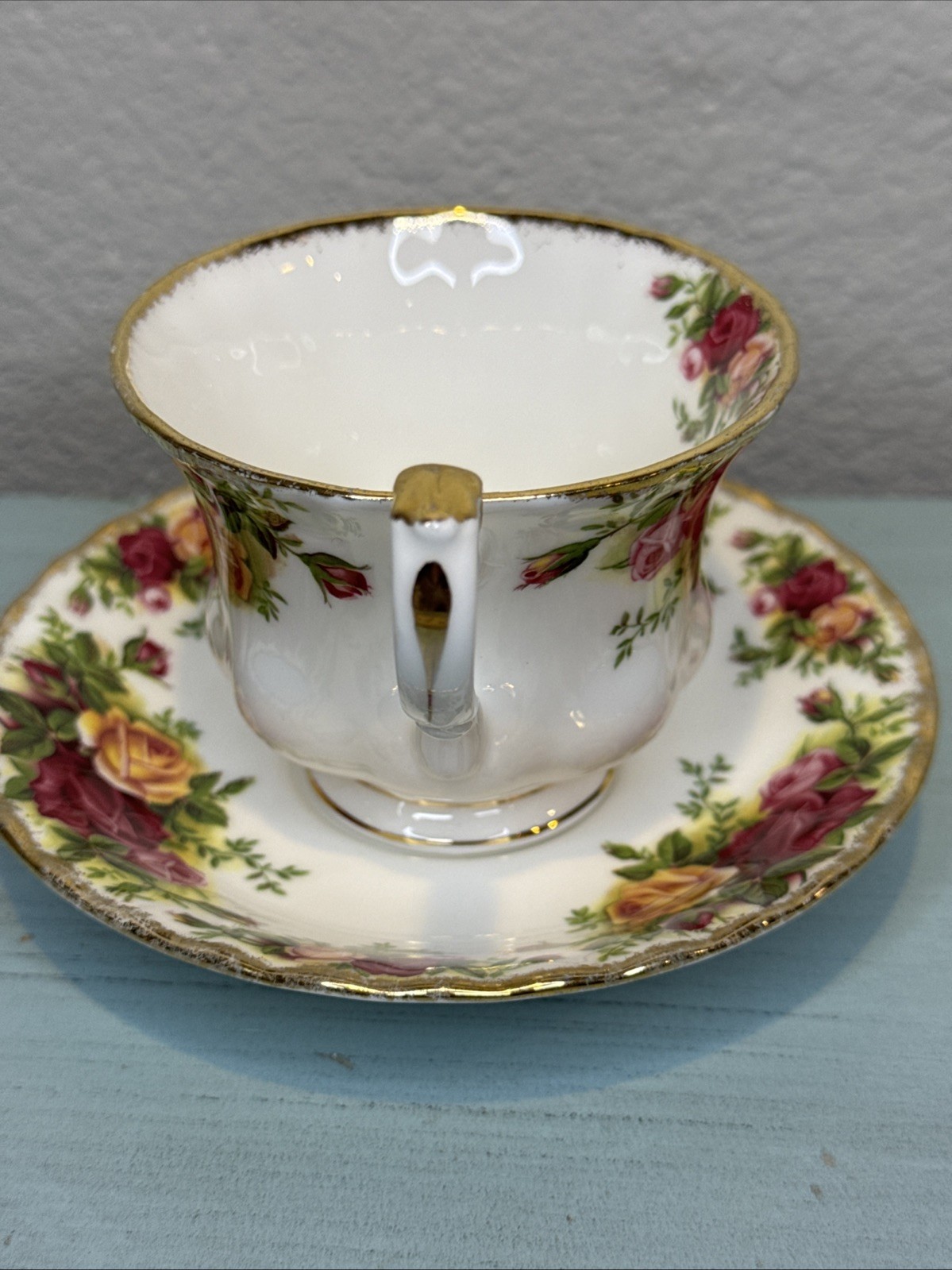 Vintage 1962 Royal Albert Old Country Roses Bone China Tea Cup & Saucer Set(s)