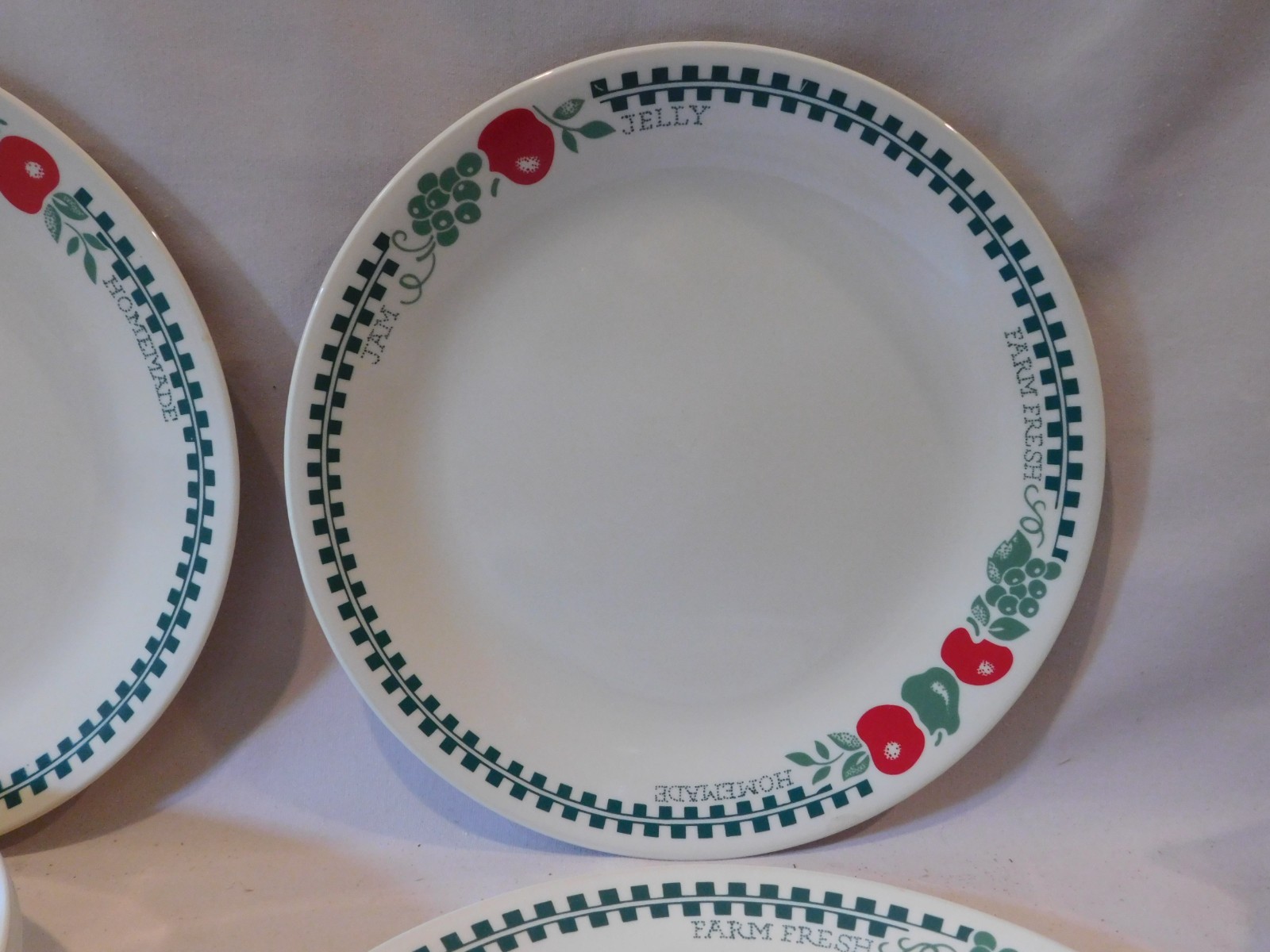 Set of 7 Corelle Corning Farm Fresh 10.25 Inch Dinner Plates Apples (multiple)