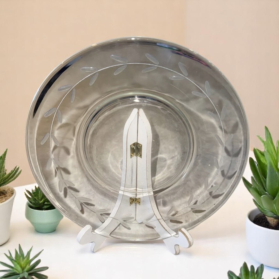 Anchor Hocking Etched Laurel Leaf 8″ Plate Clear Glass