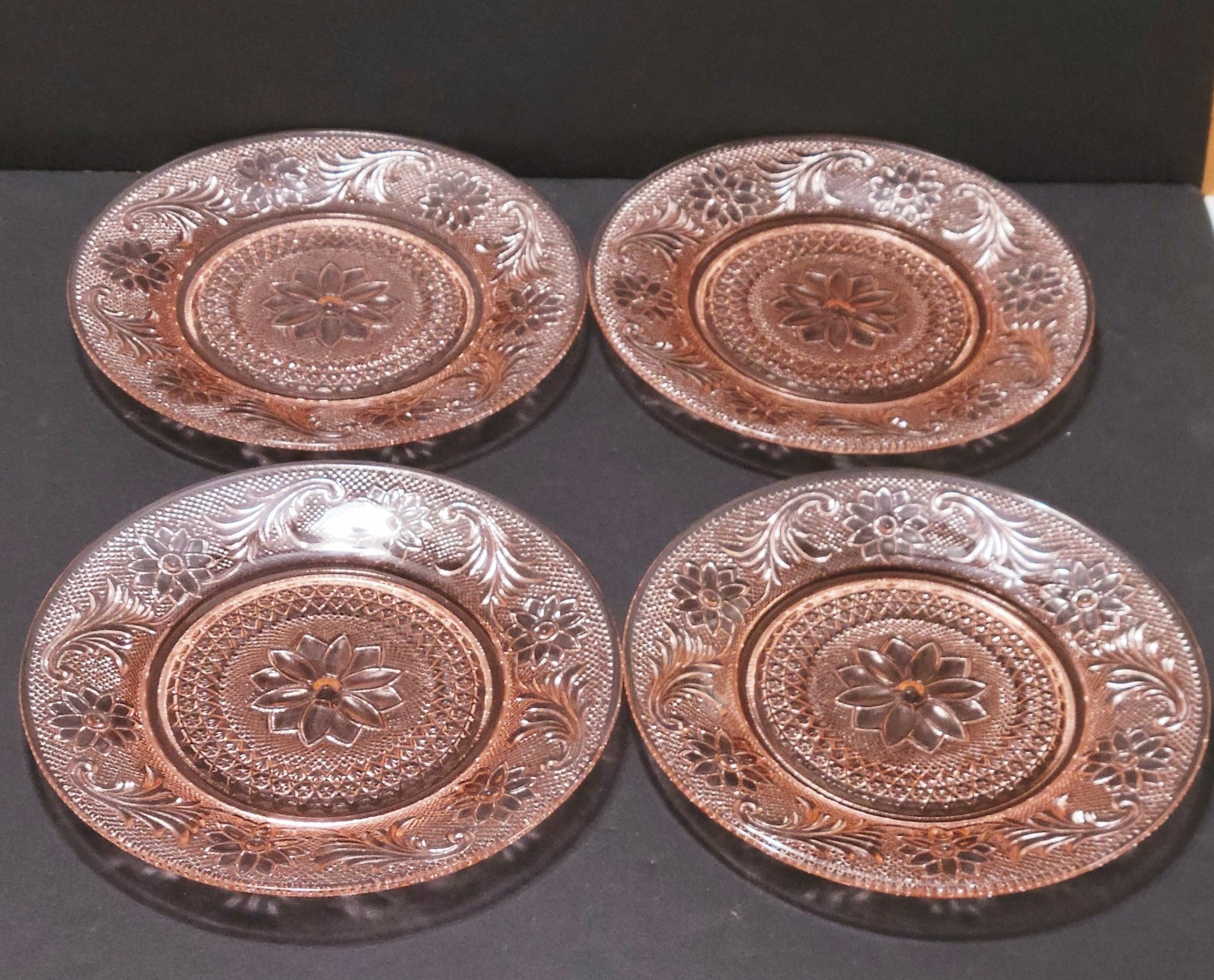 Set 4 Tiara Pink Peach Sandwich Indiana Glass 8.25″ Luncheon Salad Plates