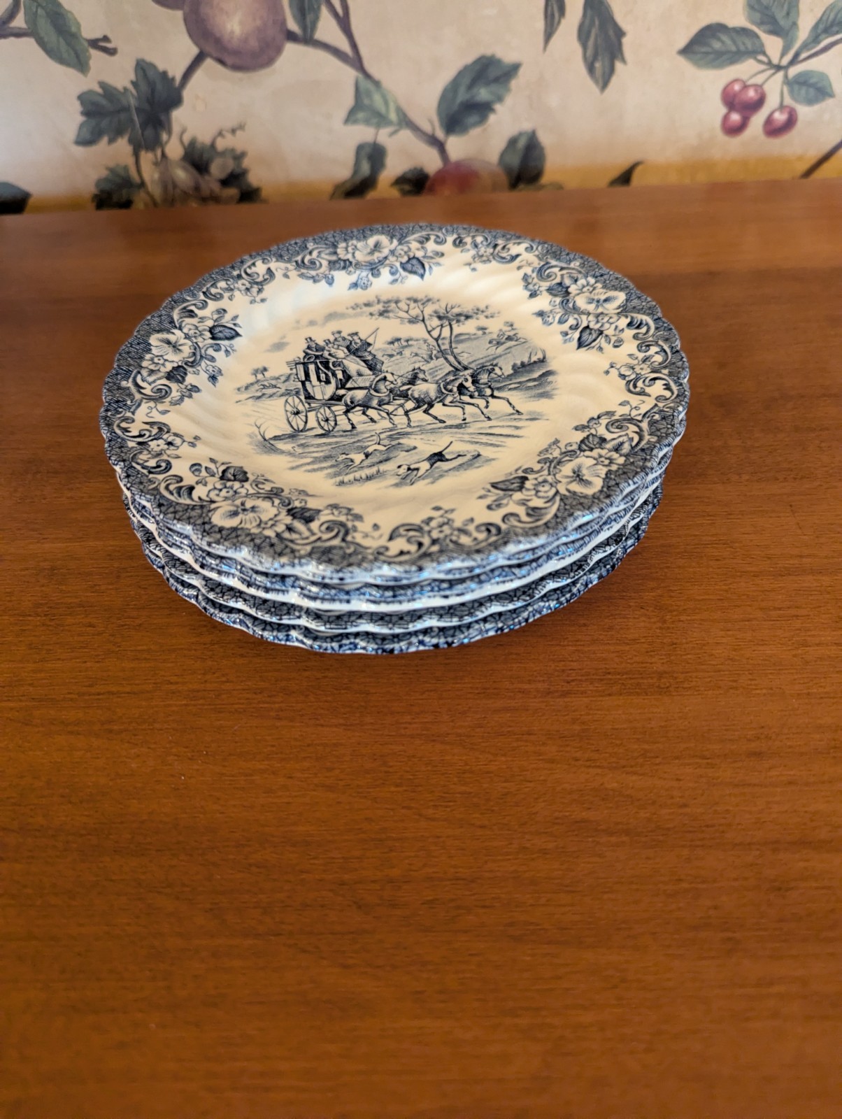 6-VINTAGE JOHNSON BROTHERS COACHING SCENES BLUE IRONSTONE BREAD PLATES 6-1/4″