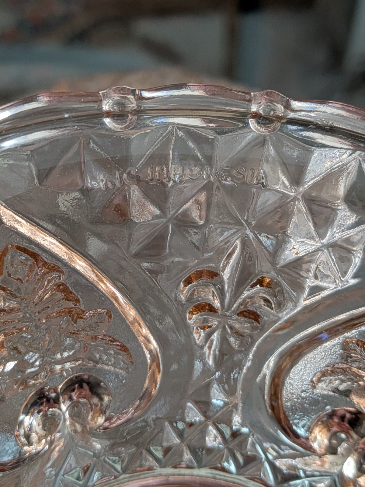 Vtg Pink Heart Art Dainty Pressed Glass Candy Dish Kig Malaysia Covered Bowl