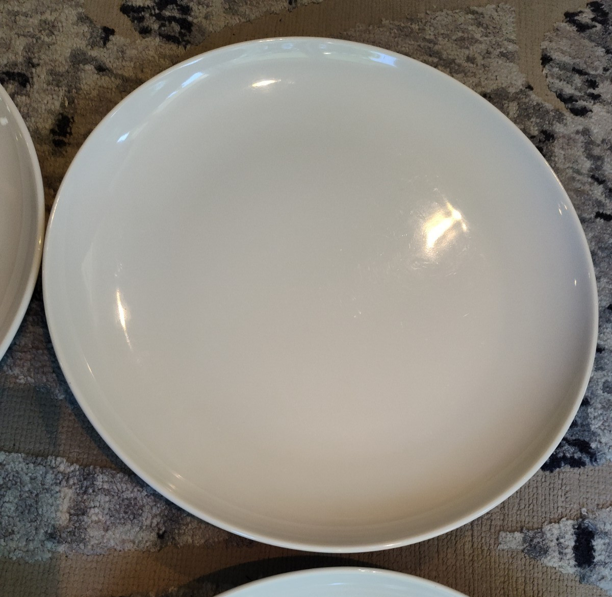 Crate & Barrel Kahla Madison Dinner Plates ~Set of 4~ Asymmetrical Germany 10″