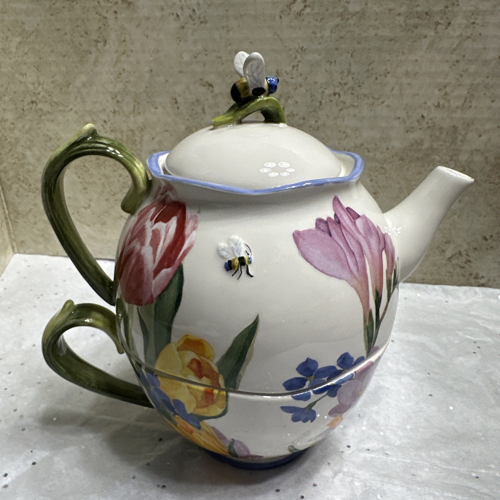 Harry and David Tea For One Small Teapot Cup Floral Garden Bees