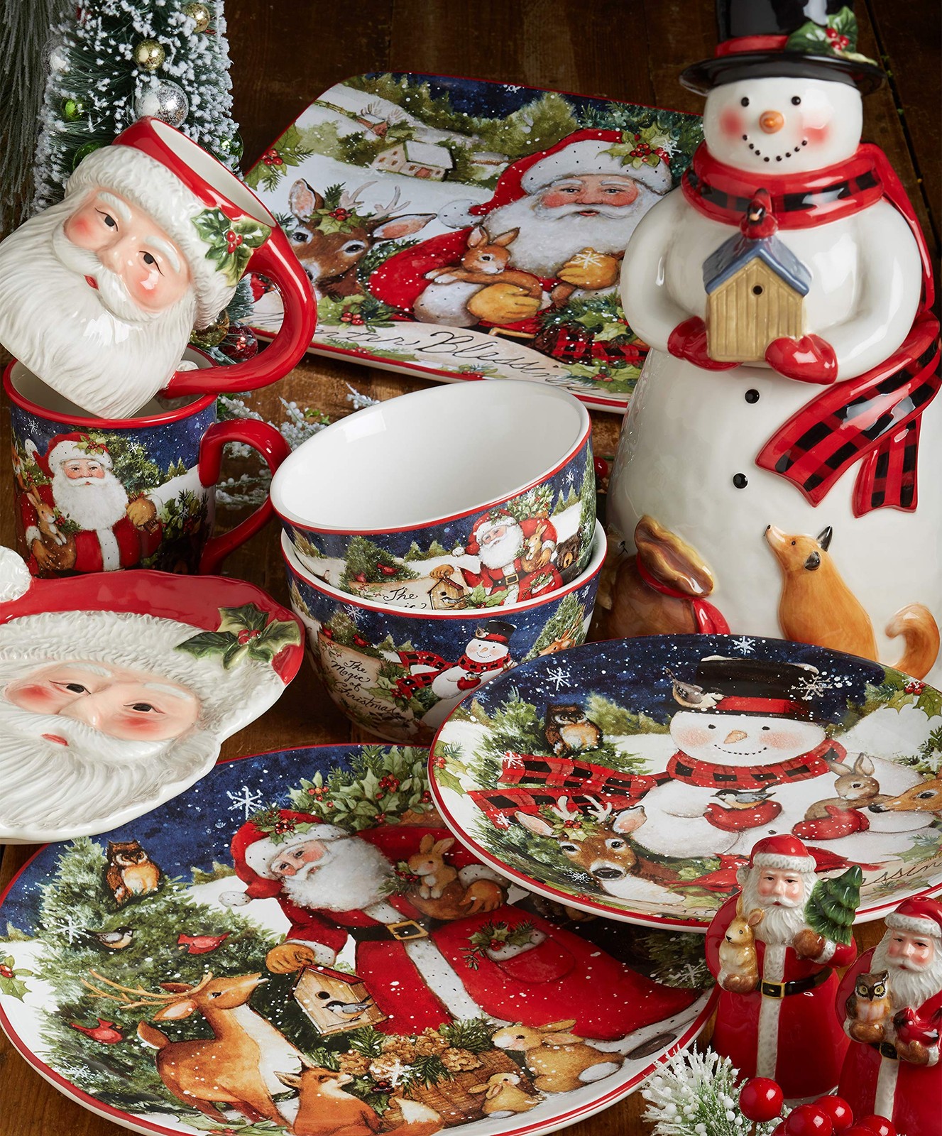 Magic of Christmas 16pc Ceramic Dinnerware Set – Santa and Multicolor