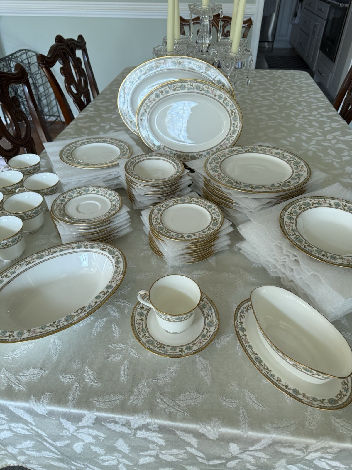 NORITAKE Bone China Sakura (9704) 10: 7 Piece Place Settings + Serving Pieces