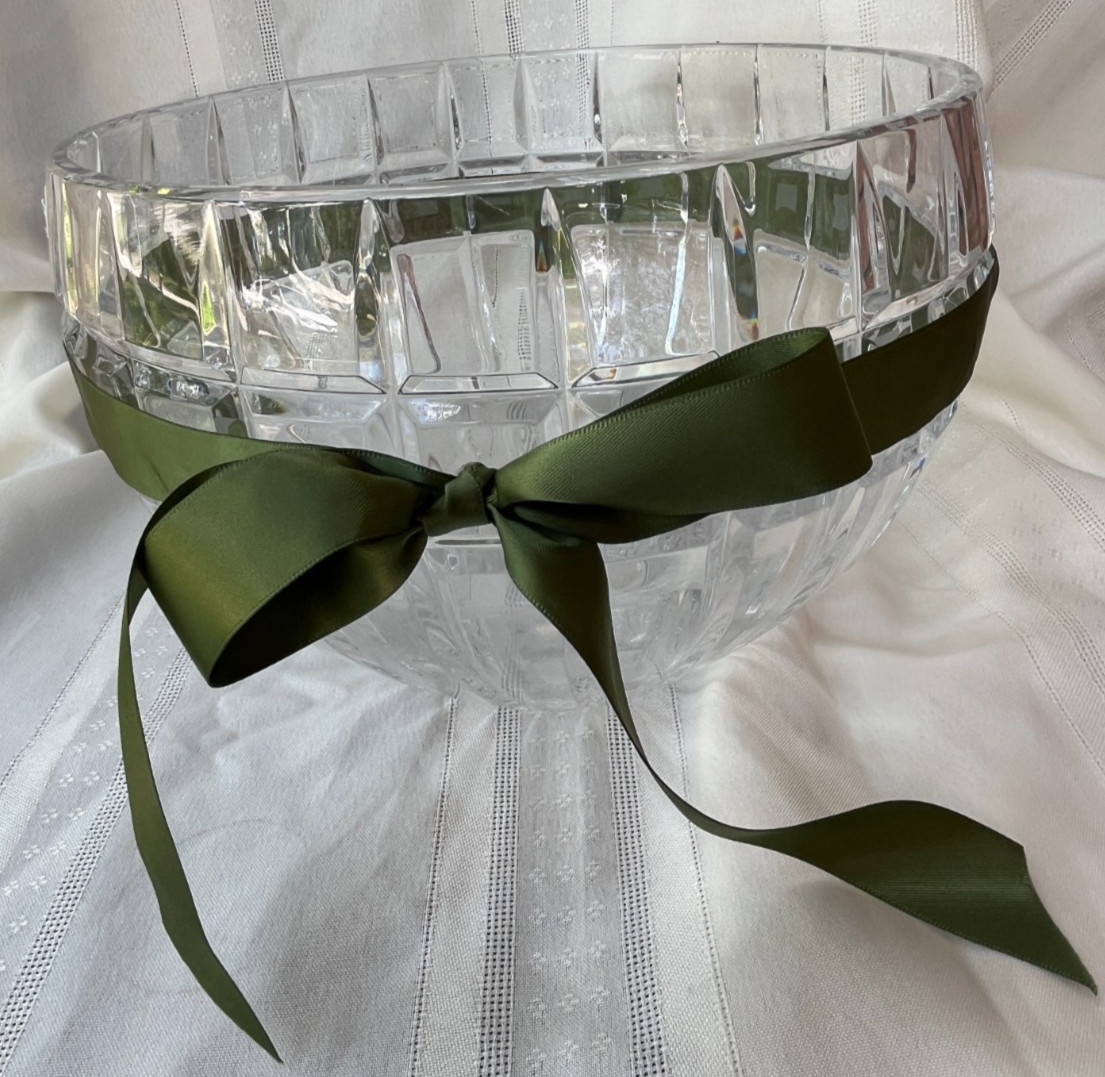MARQUIS by WATERFORD QUADRATA CRYSTAL 7″ BOWL ~ GREEN RIBBON ATTACHED ~ SIGNED
