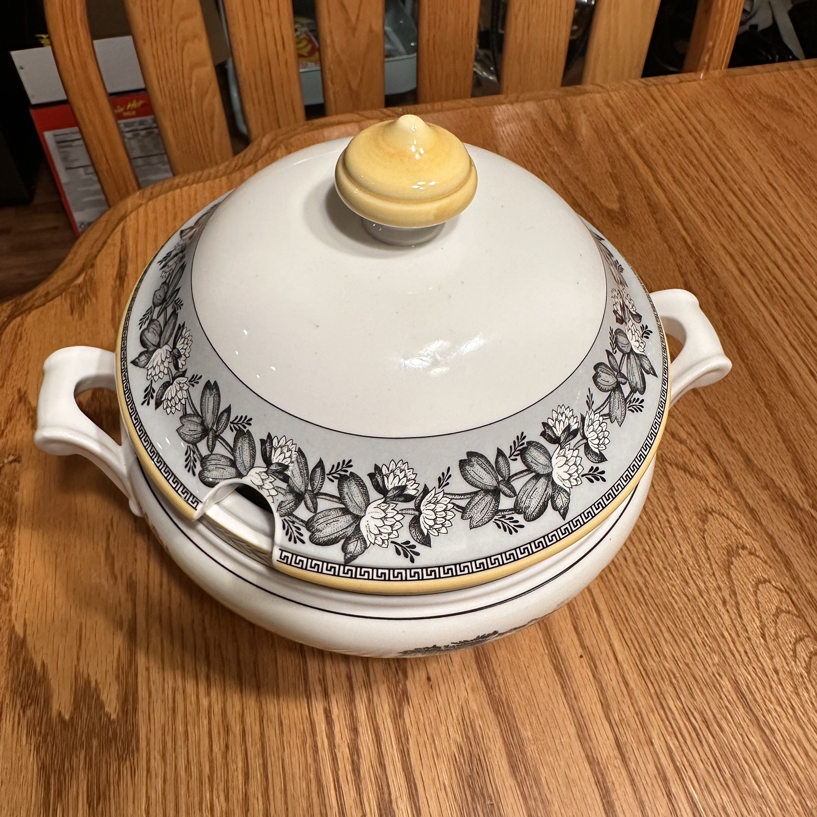 Villeroy & Boch Audun Ferme Covered Vegetable Bowl Tureen