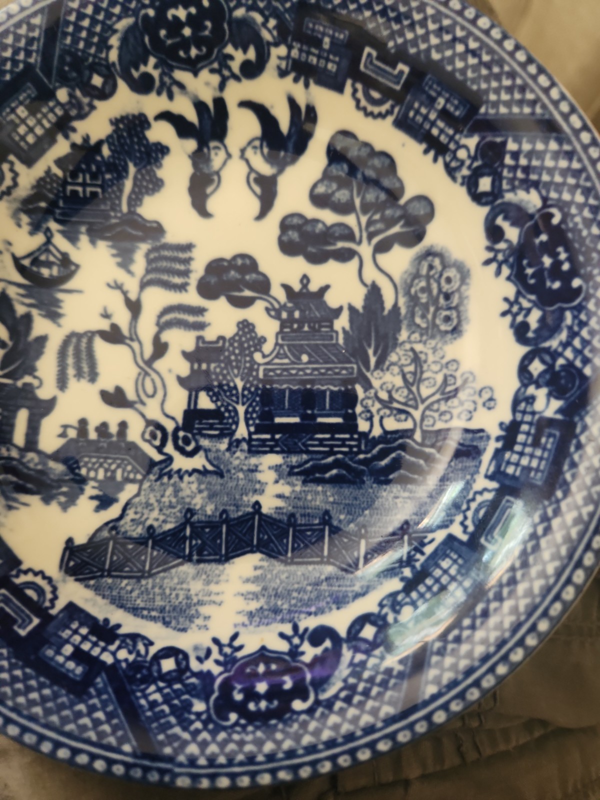 Vintage Blue Willow England Berry Bowl Dish 5-1/4″ Diameter 1-1/8 inches tall