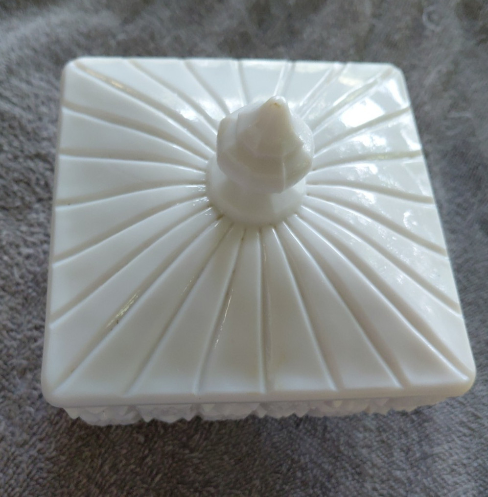 Vtg. Westmoreland Old Quilt Square Ftd. Covered Candy Milk Glass 5″