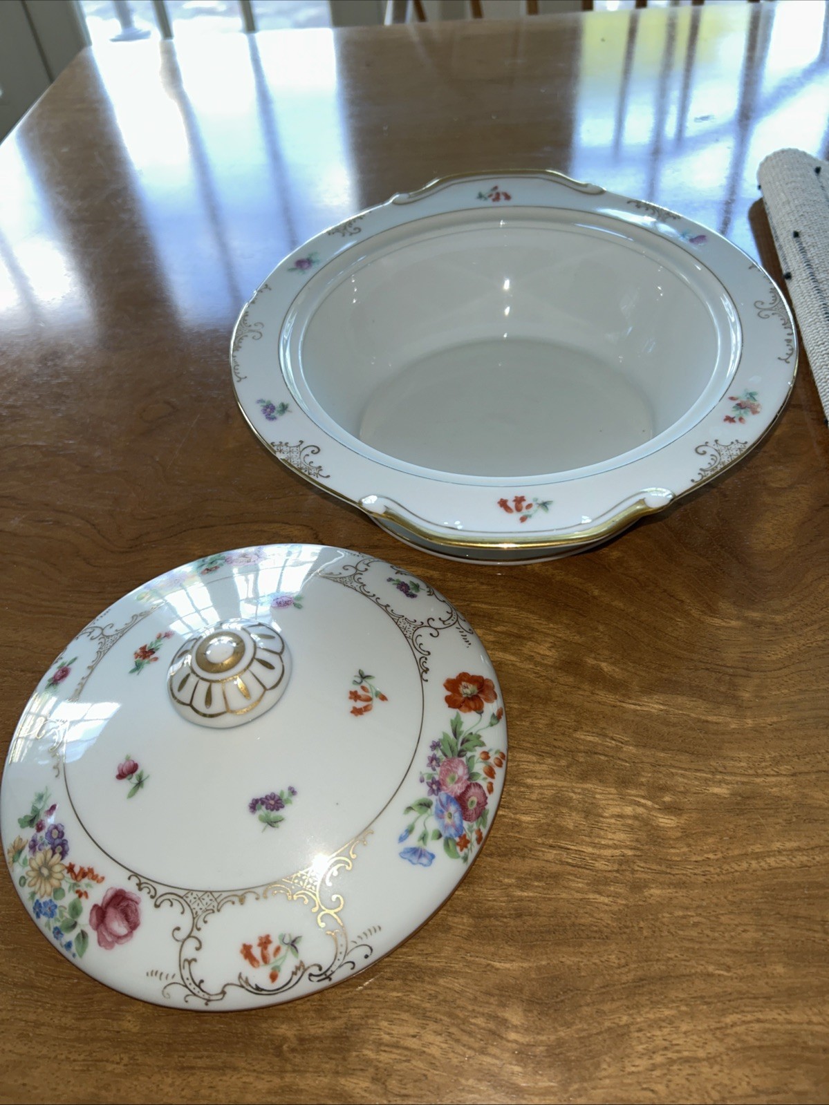 Vintage Made In Occupied Japan Serving Bowl And Lid Floral SGK China