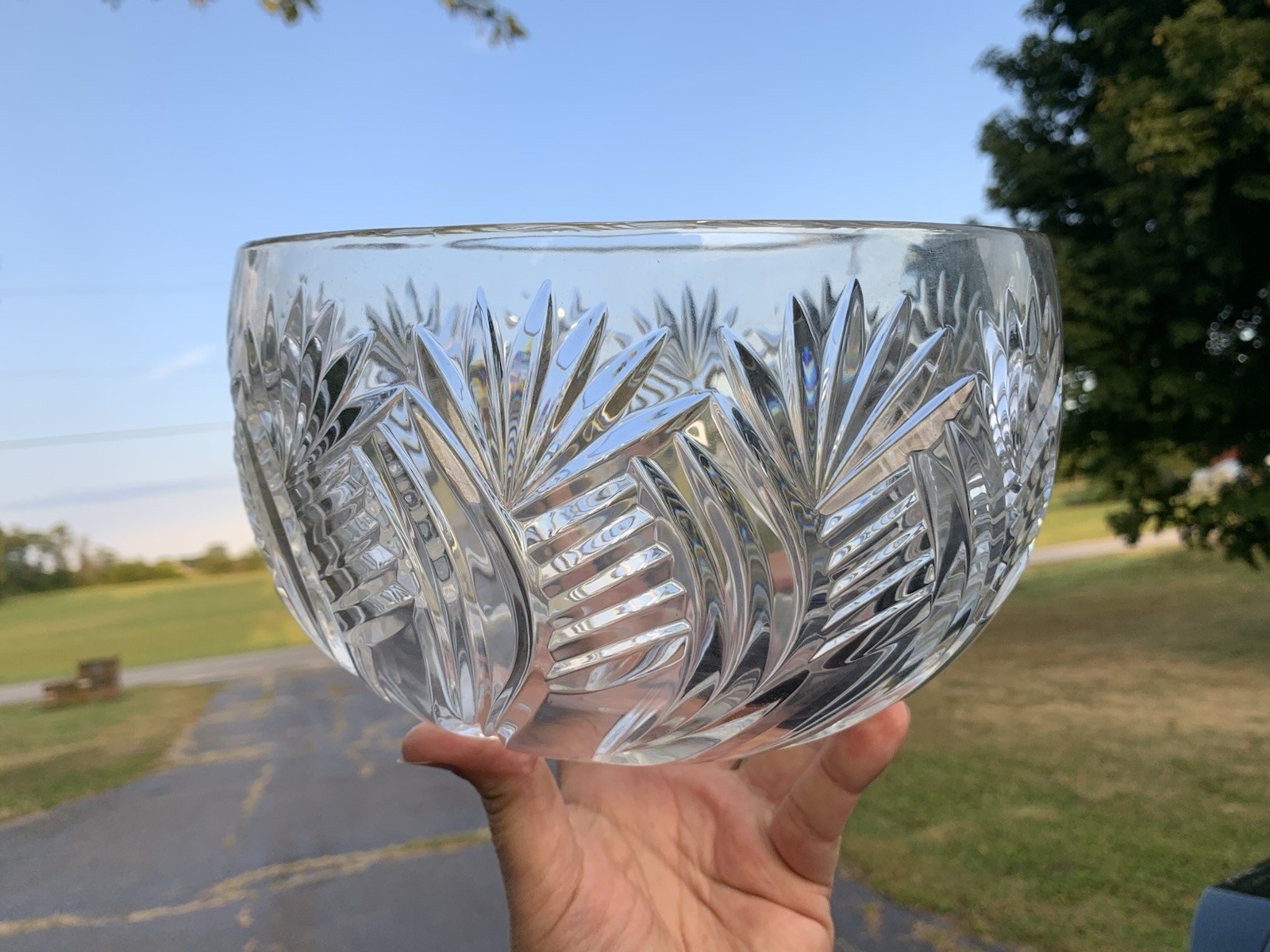 Stunning Crystal Glass Bowl 9″ wide Very Heavy, Pineapple Top-Rib, Unmarked