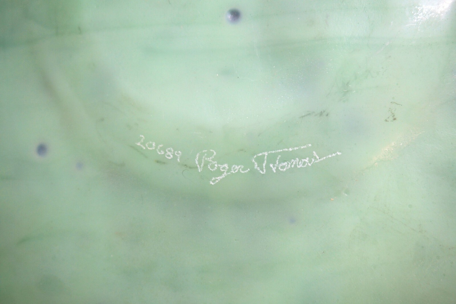 ROGER THOMAS No 20689 Signed Art Glass 15″ Charger Plate RARE Abstract Landscape