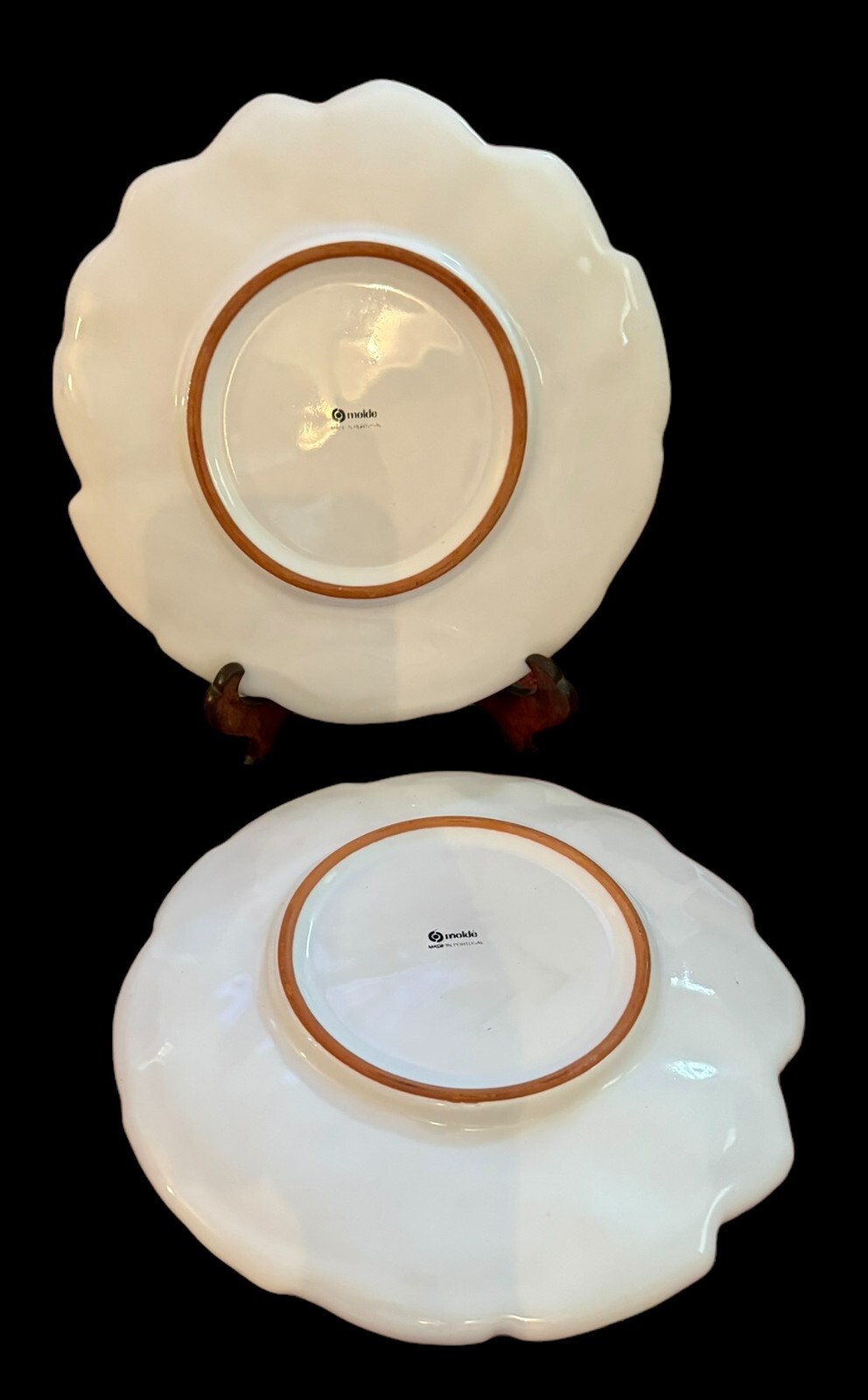 2 Molde Pottery Leaf Embossed 8 3/4″ Salad/Lunch White Plates Made in Portugal