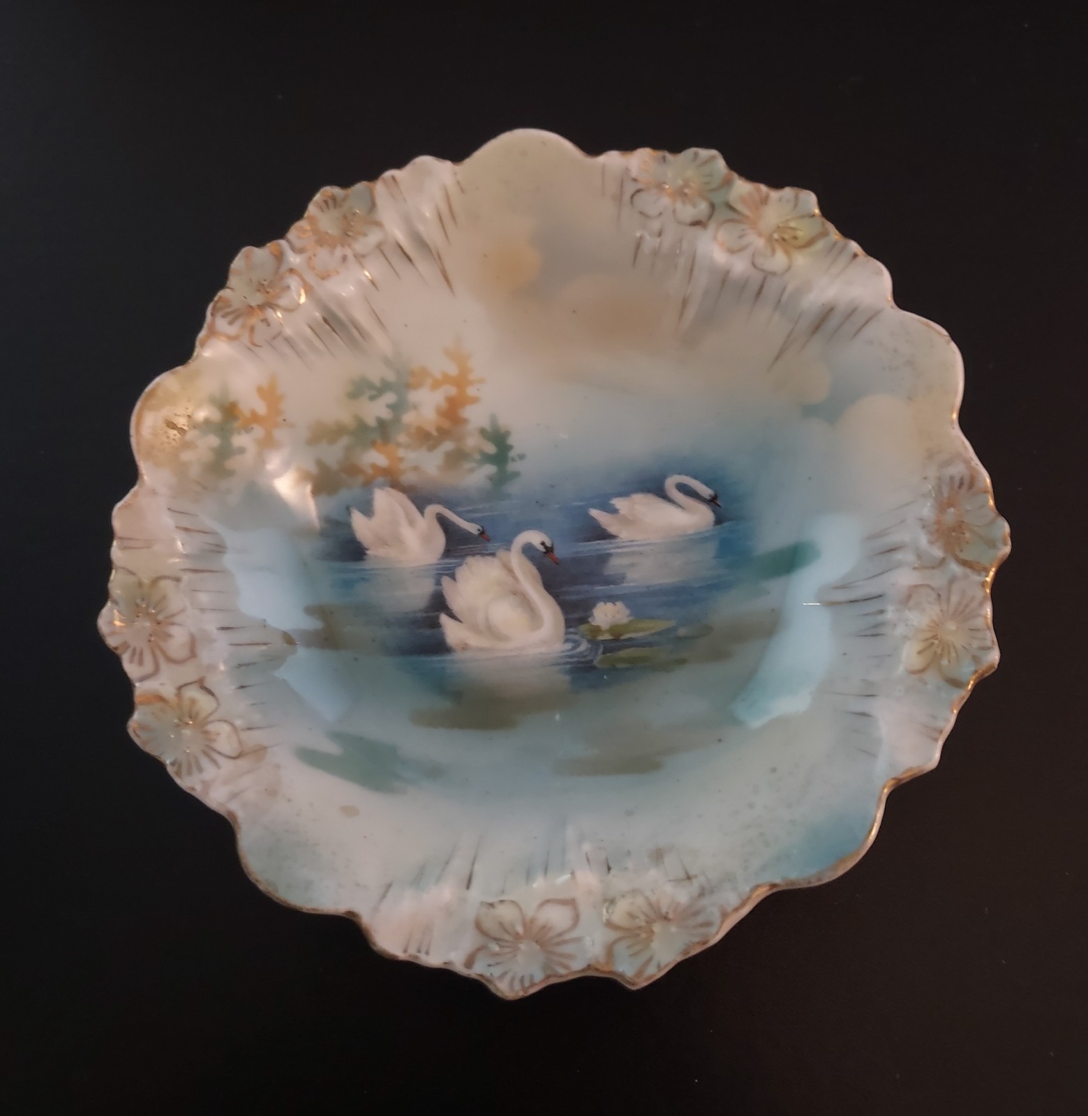 Antique RS Prussia Hand Painted Swan Scenic 5.5″Round Nut/Candy Dish – Germany