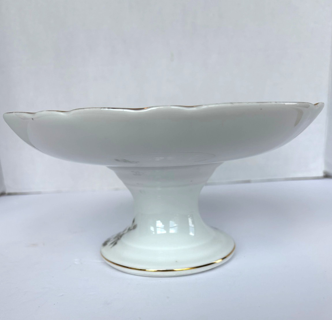 Vtg Carlsbad Austria AK Hand Painted Gray Floral Pedestal Bowl Gold Gilt 8.75″