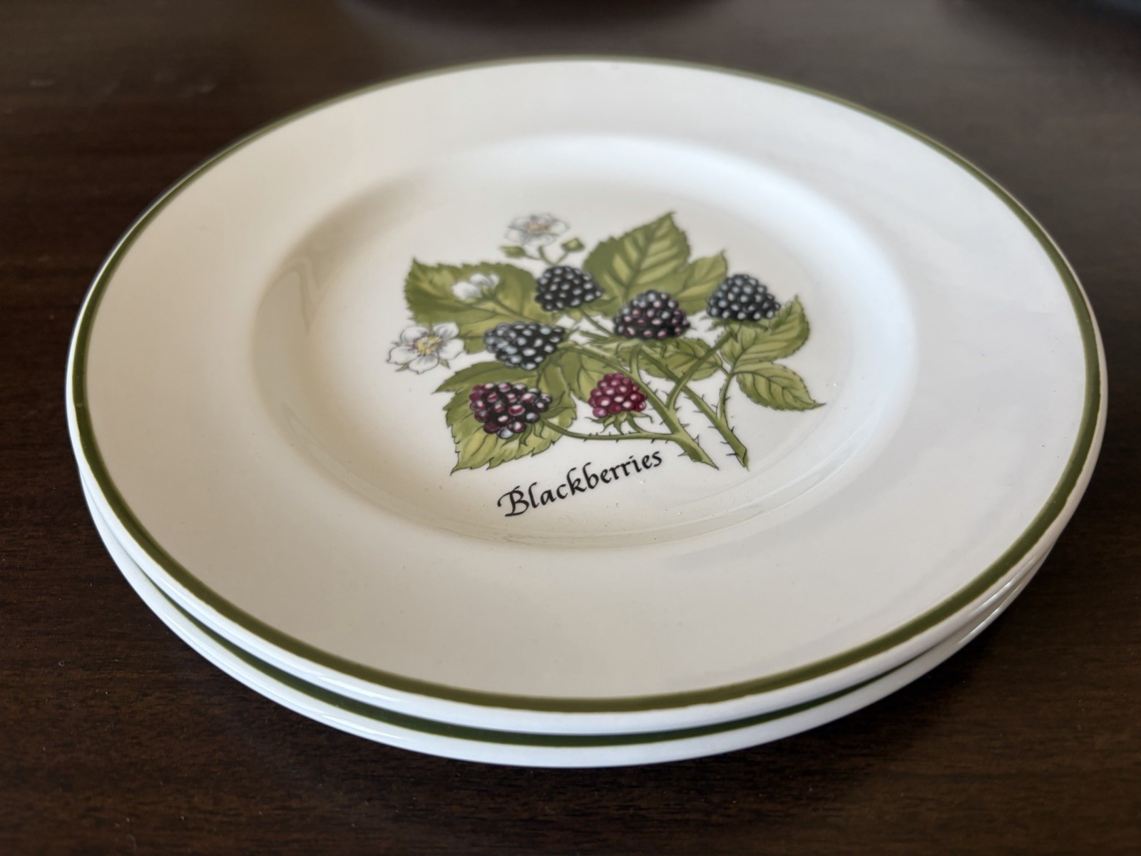 Tiffany & Co Staffordshire 8 Berry Assort Plates by Johnson Brothers (334ME)