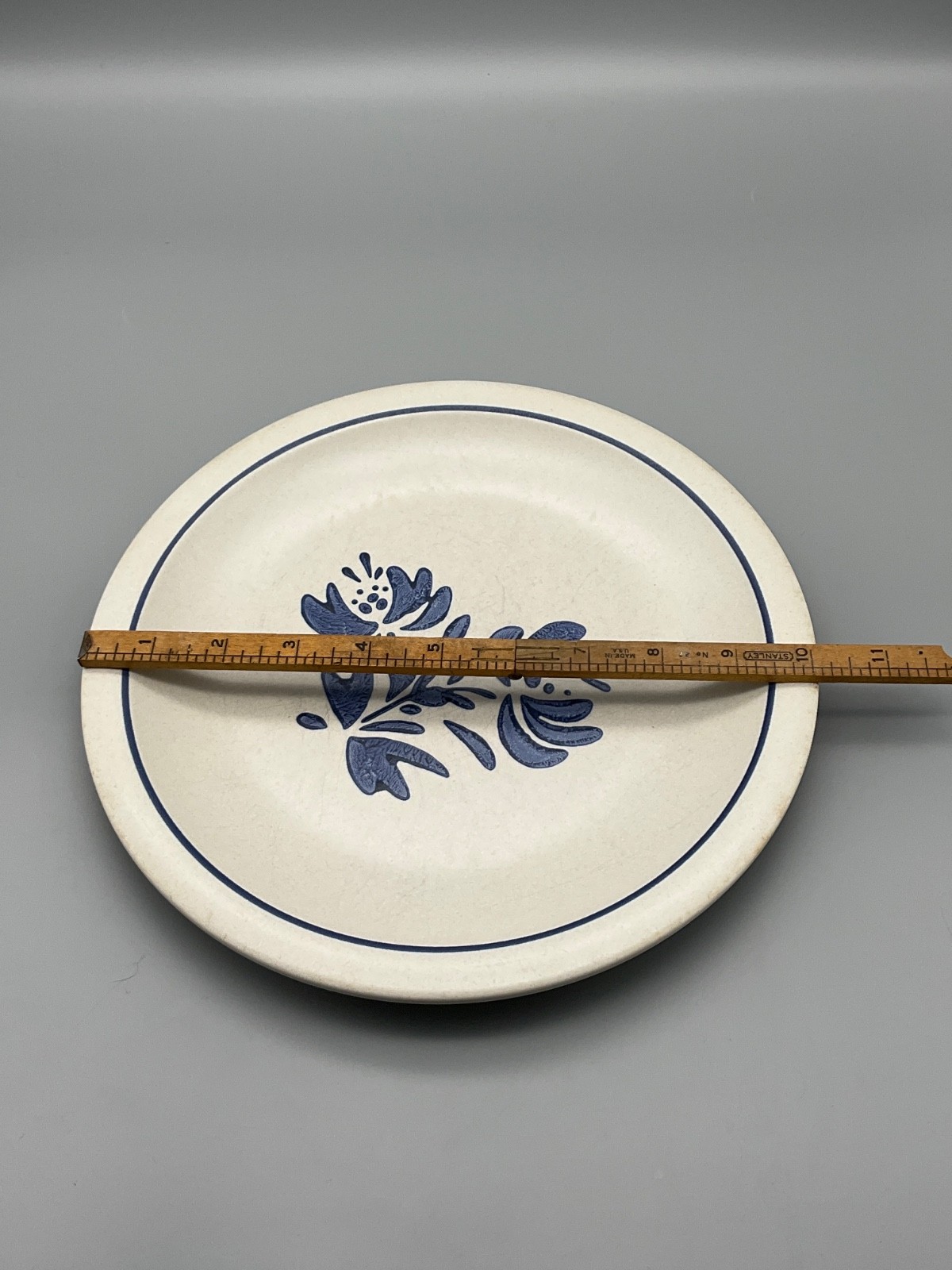 Pfaltzgraff Yorktowne 10-1/4″ Dinner Plate