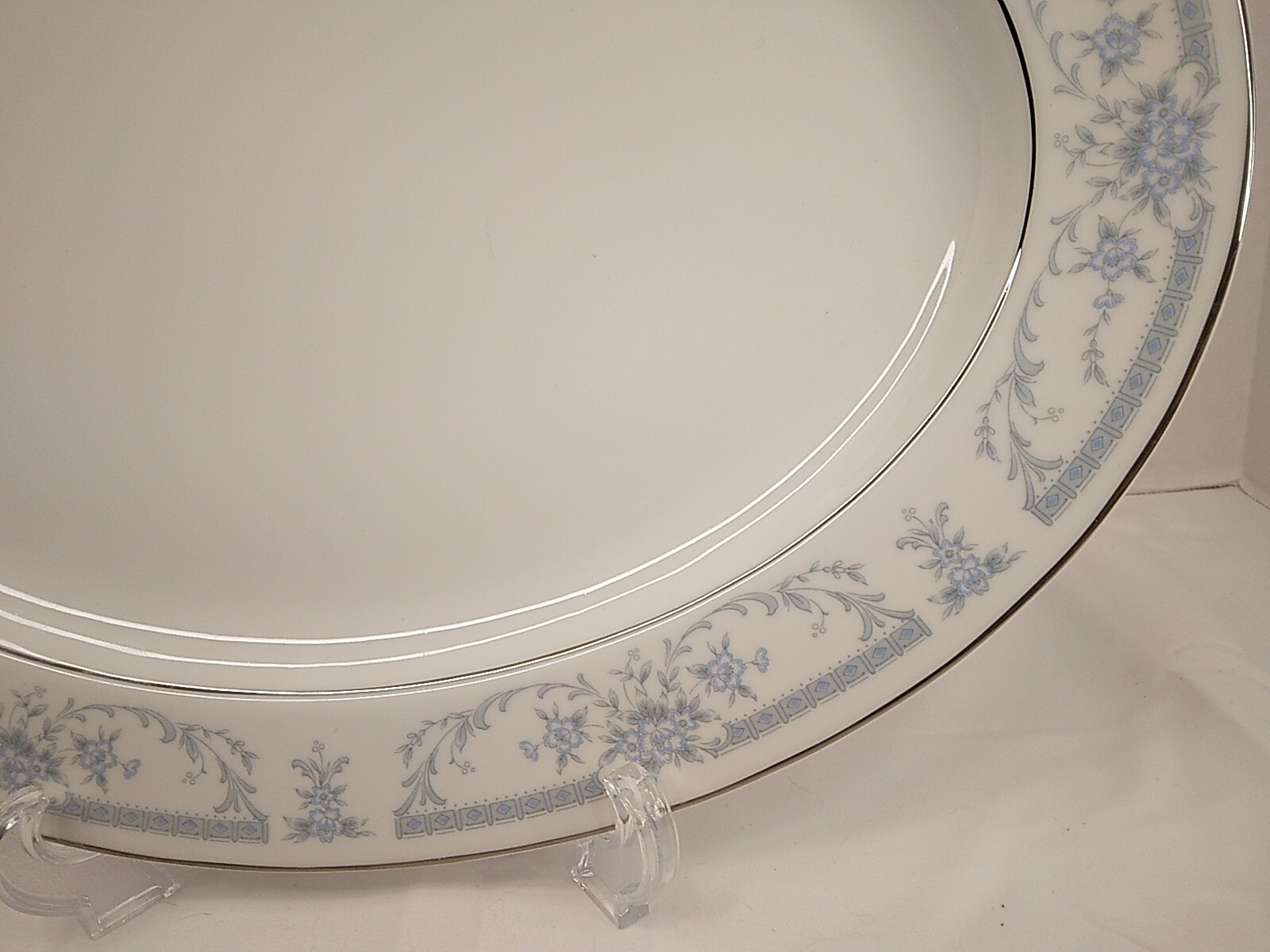 VINTAGE SHEFFIELD BLUE WHISPER 14” x 10.75″ PORCELAINSERVING PLATTER JAPAN USED