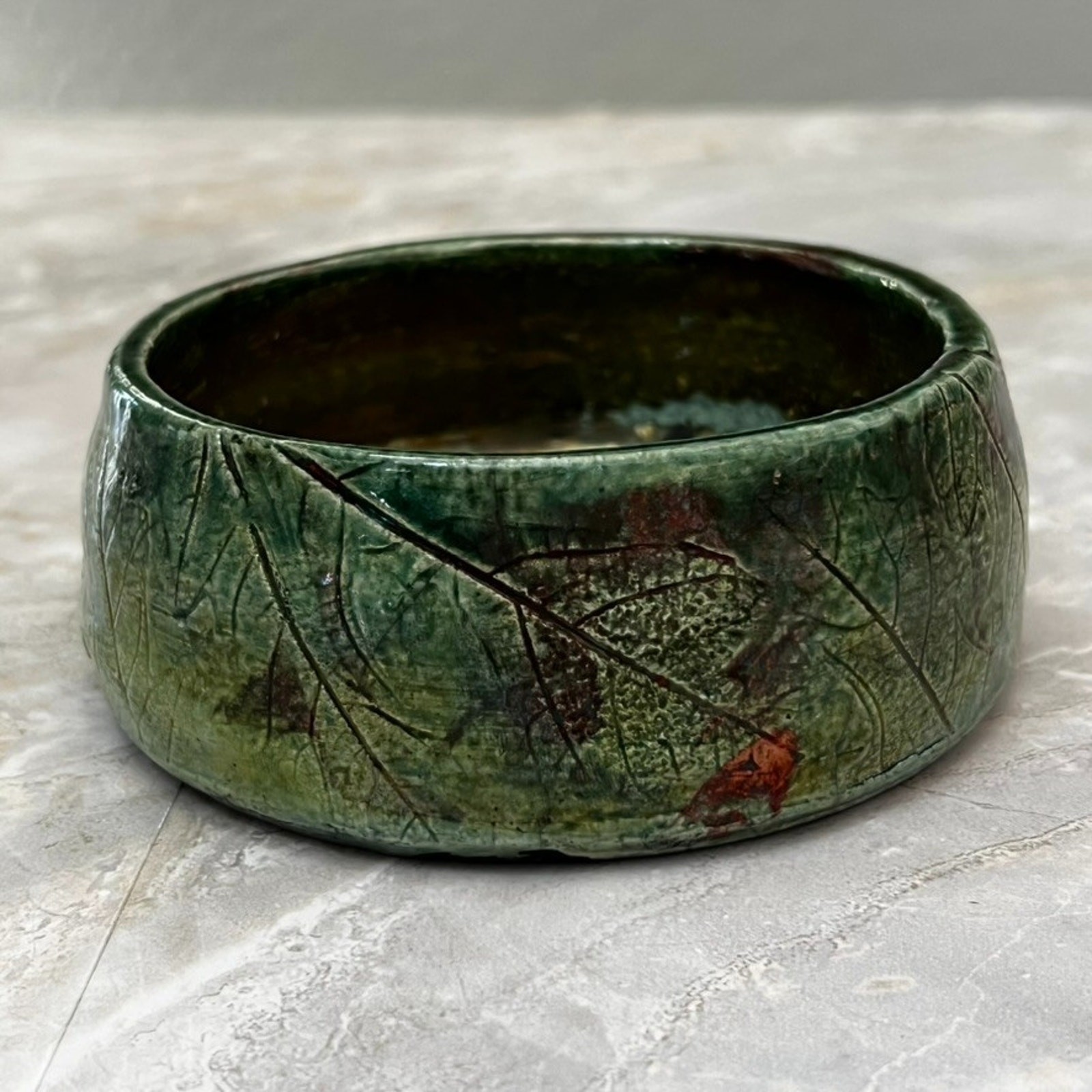 Art Studio Pottery Trinket Bowl Green Glaze Leaf Motif Iridescent Signed