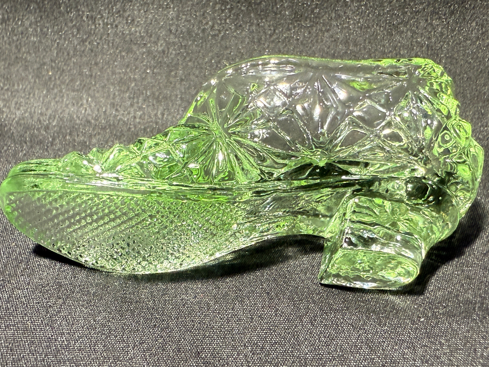 Green Vaseline glass floral shoe slipper boot uranium daisy & button pattern art