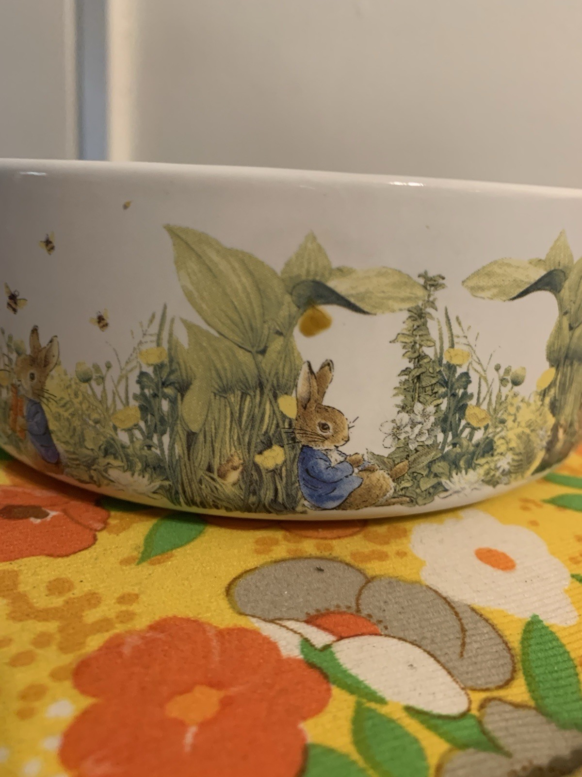 Beatrix Potter Peter Rabbit Round Ceramic Covered Casserole Dish w/ Lid, 400°F