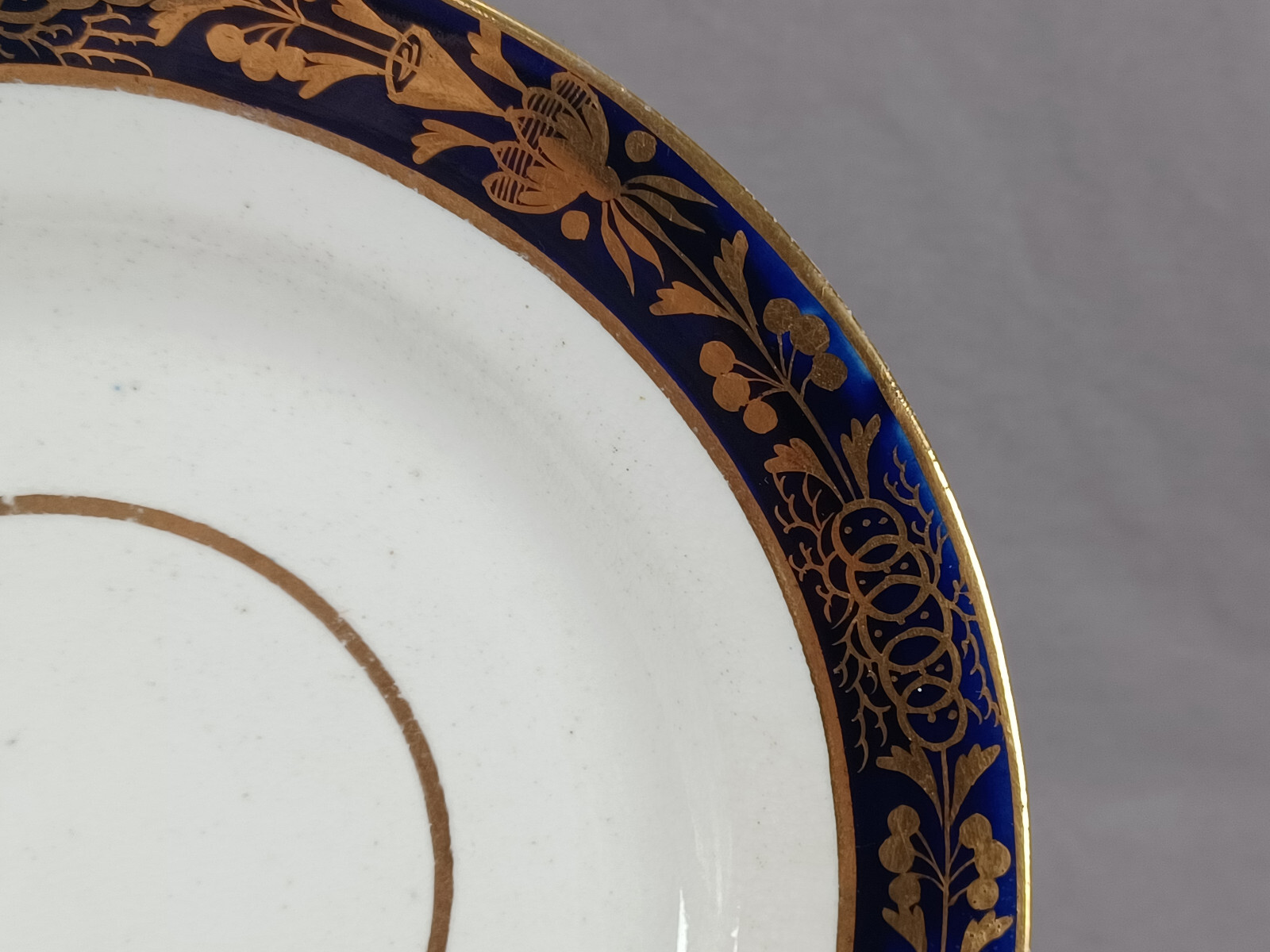 Chamberlain Worcester Gold Floral & Cobalt Border 9 1/8 Inch Plate C1800-1820 A