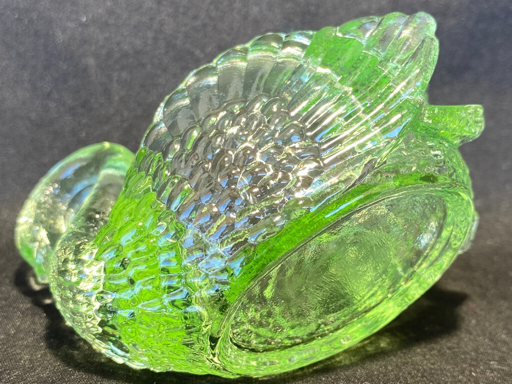 Green Vaseline uranium glass Swan / Easter eggs salt cellar dip duck dish yellow